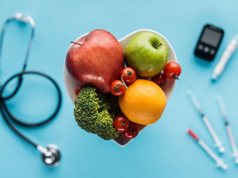 Fructe sănătoase într-un bol